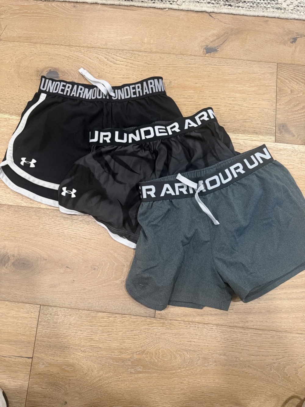 Under Armour Women's Shorts Set - Black & Gray